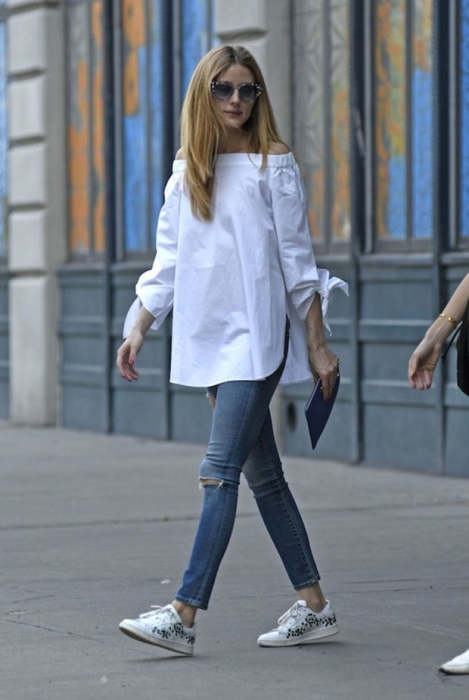 Всегда в моде: 5 стильных сочетаний с джинсами для женщин любого возраста (ФОТО) - фото №2