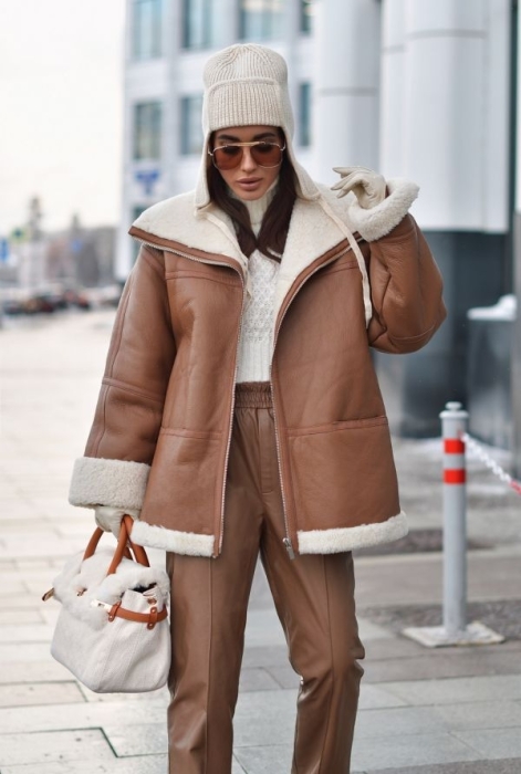 Тепло і стильно: модельєри назвали трендові варіанти верхнього одягу на осінь-зиму 2023 (ФОТО) - фото №4