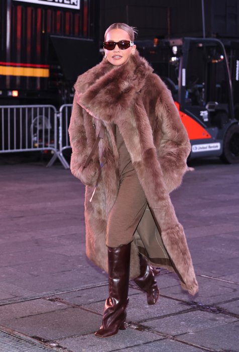 Как одевается Рита Ора