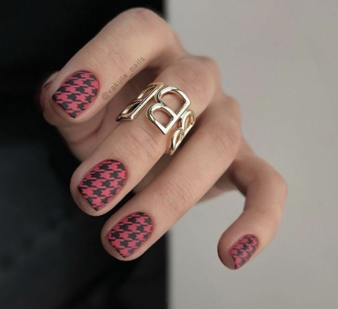 Маникюр в стиле Коко Шанель: изящные ногти для женщин любого возраста (ФОТО) - фото №19