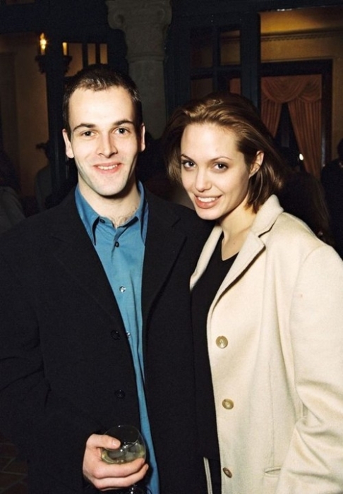 Анджелина Джоли спровоцировала слухи о возвращении к бывшему мужу - фото №2