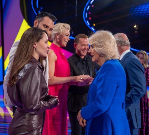 Юлия Санина рассказала, о чем общалась с королем Чарльзом III на сцене Евровидения (ВИДЕО) - фото №2