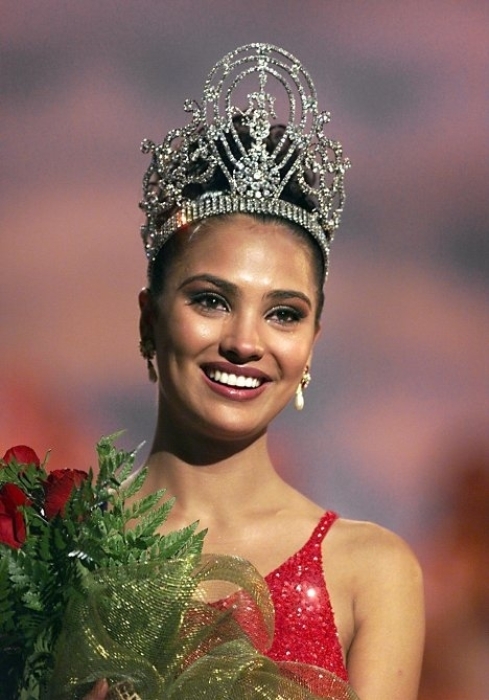 Как менялись каноны красоты: вспоминаем всех победительниц конкурса "Мисс Вселенная" (ФОТО) - фото №49