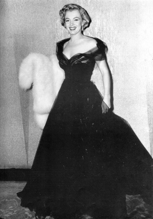Годовщина смерти Мэрилин Монро: самые эффектные образы знаменитой актрисы (ФОТО) - фото №2