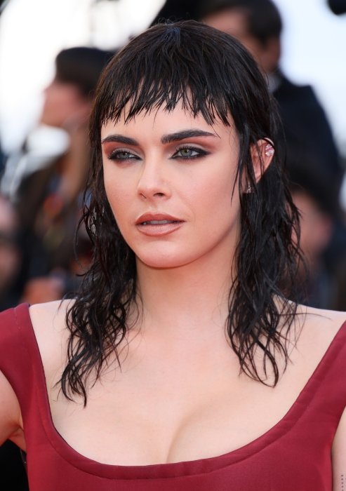 Кара Делевинь сменила имидж — новые фото знаменитости