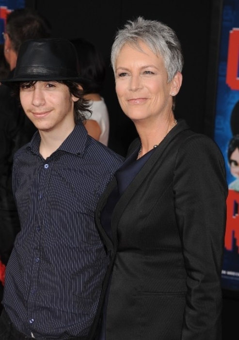 Звезда фильмов ужасов Джейми Ли Кертис сообщила, что ее 25-летний сын совершил трансгендерный переход - фото №2