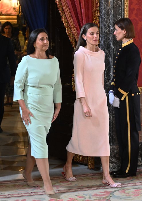 Як одягається Королева Летиція — фото