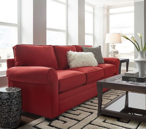 Красный диван, фото