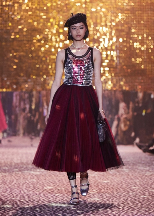 K-pop и стиль диско: смотрите, как прошел показ Dior в Шанхае (ФОТО+ВИДЕО) - фото №1