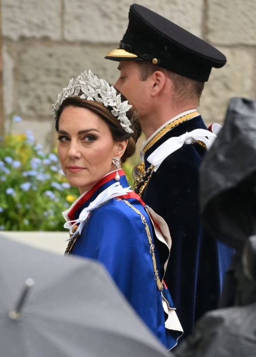 Кейт Миддлтон прибыла на коронацию Чарльза III в невероятном наряде с бриллиантами (ФОТО) - фото №3