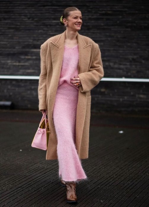 Модный образ в розовом цвете.