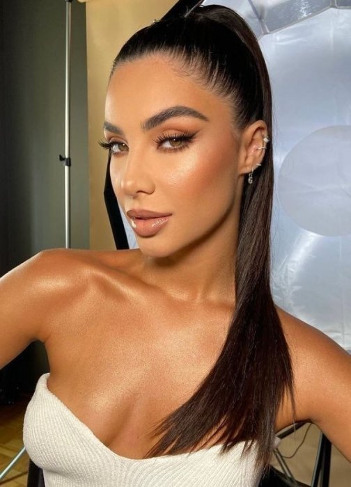 Красиві зачіски на 1 вересня для вчительки