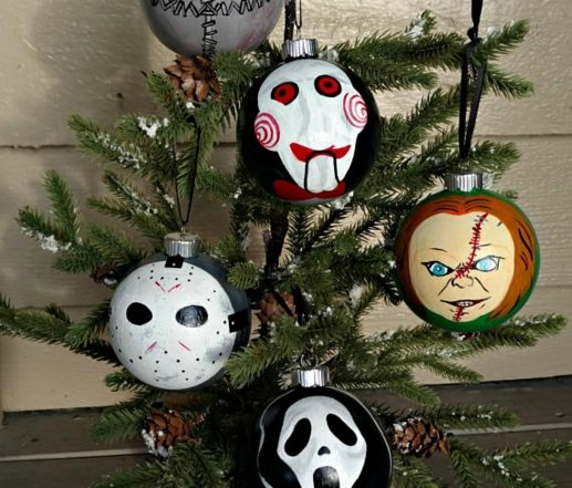 Удивительные украшения на елку