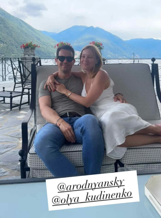 Александр Роднянский показал новую девушку