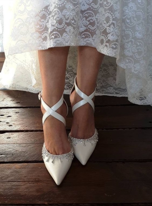 Нежные туфли с блестками для невесты, фото