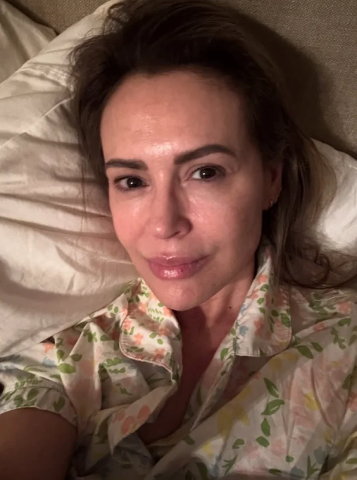 Алісса Мілано без макіяжу, фото