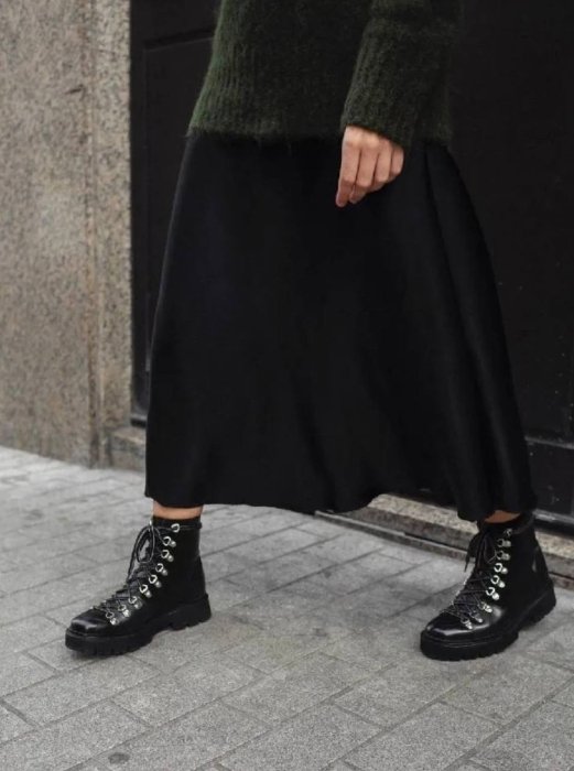 Стильні образи на осінь-зиму з трекінговим взуттям, фото