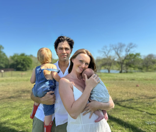 Эдриан Гренье, его жена и дети, фото