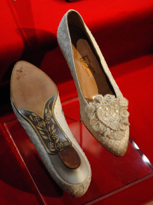 Свадебные туфли принцессы Дианы, фото