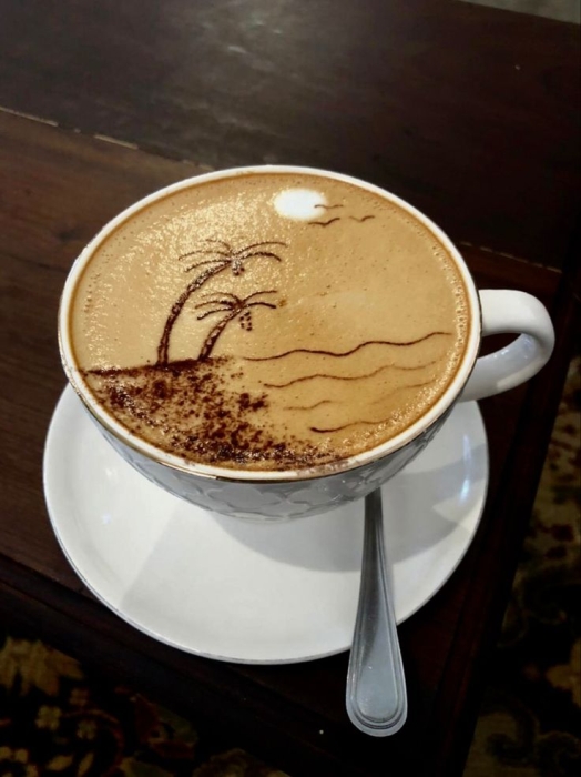 Кофе с рисунком пляжа, фото