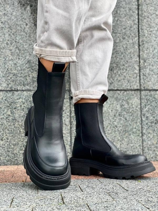 Мода зробила новий виток: у тренди увірвалося "бабусине" взуття з квадратним носком (ФОТО) - фото №6