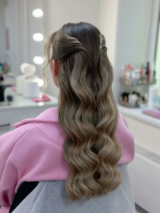 Красиві та прості зачіски на випускний 2025, фото