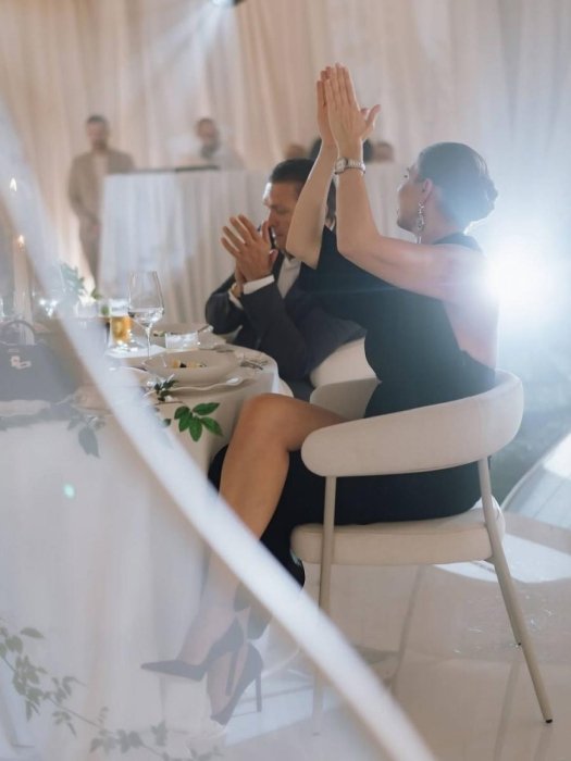 Усик і його дружина вразили романтичними образами на 16-річчя шлюбу