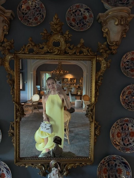 Леони Ханне показала, с чем носить желтое платье