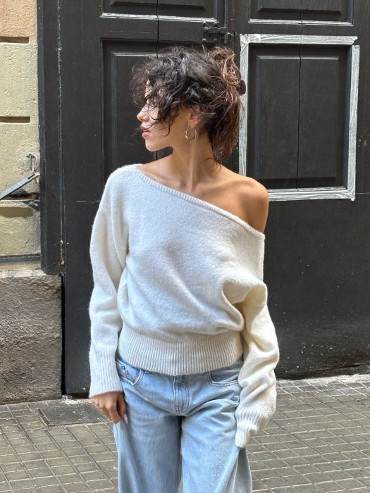 Модний жіночий светр, фото