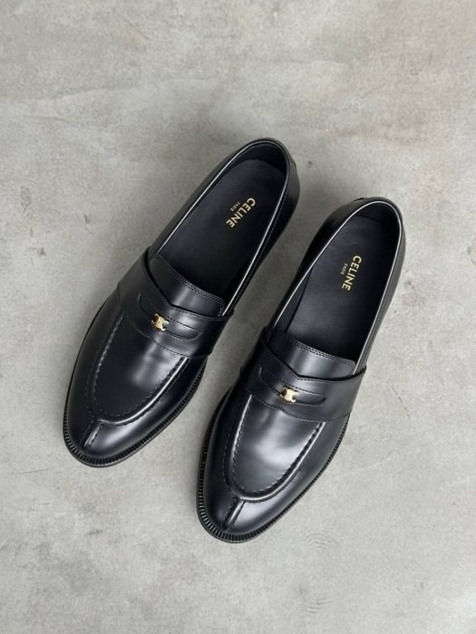 Модні моделі лоферів 2025, фото