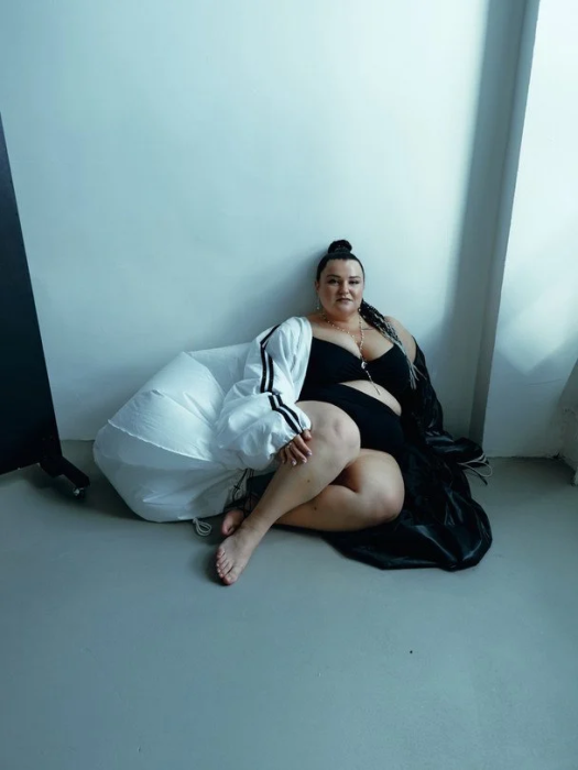 Alyona Alyona в білизні, фото