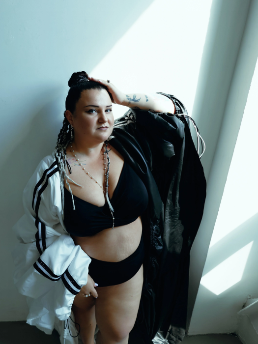 Alyona Alyona в білизні, фото