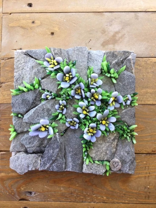 Картина з мозаїки - каміння та квіти, фото