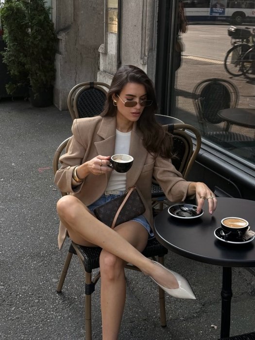 Модні образи з шортами на літо 2025, фото