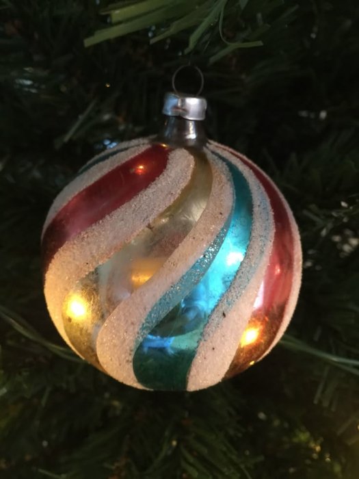 Что не надо вешать на новогоднюю елку 2026