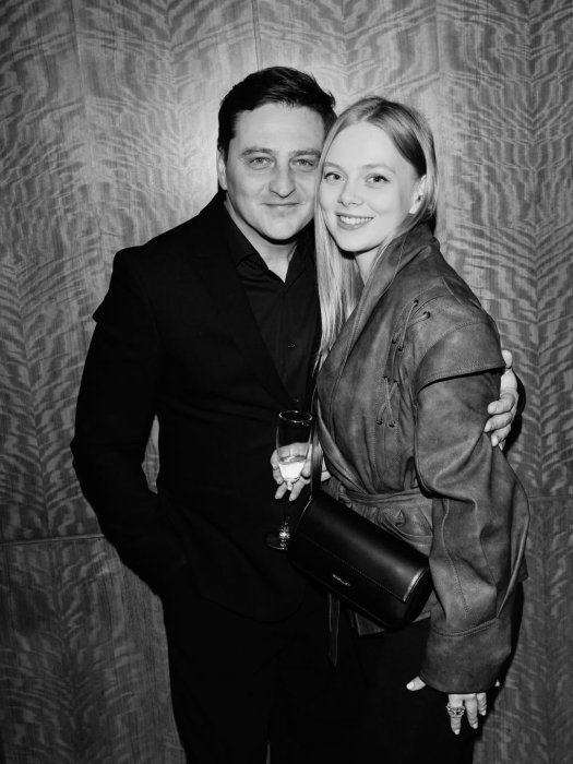 В’ячеслав Довженко показав свою дружину після пропозиції