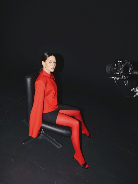 В соблазнительных корсетах и неоновых колготках: Юлия Санина снялась для Vogue (ФОТО) - фото №7