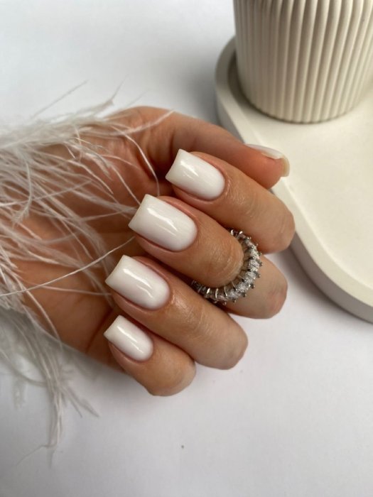 Модный цвет ногтей 2026 — фото