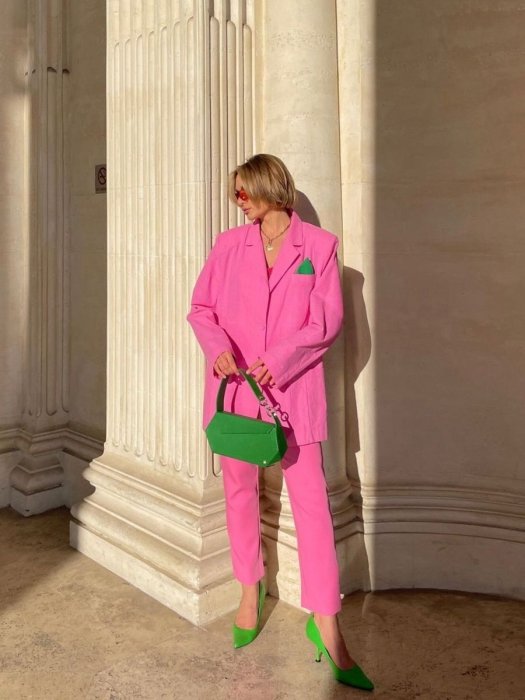 Модный образ в розовом цвете.