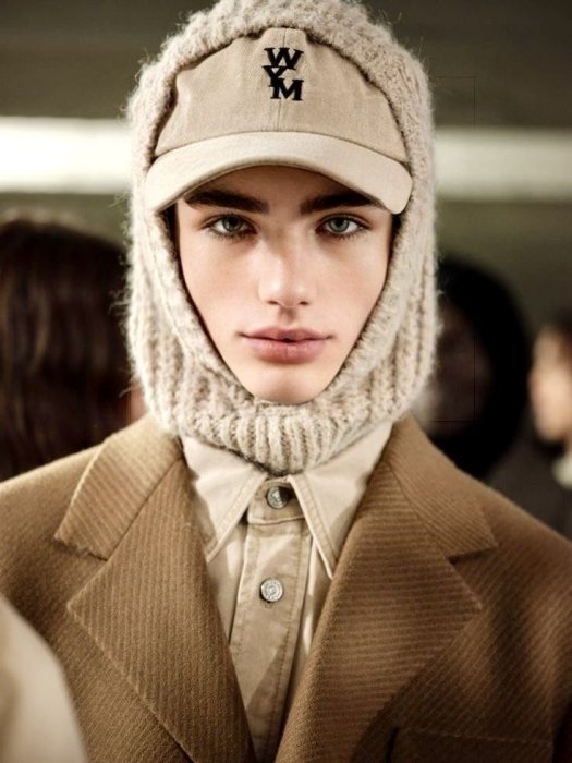 Модные головные уборы весна-лето 2026 — фото