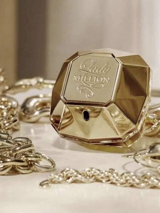 Найкращі парфуми на вересень для творчих жінок