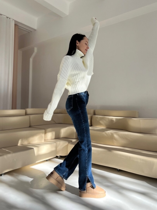 Прямые джинсы - главный тренд 2023 года: с чем их комбинировать, чтобы было стильно - фото №7