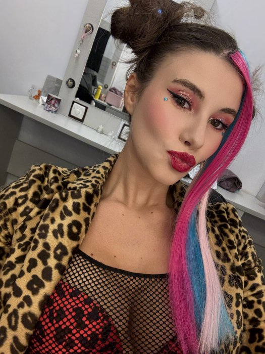 Анастасия Иванюк — большое интервью о секретах красоты, уходе за кожей и актерстве.