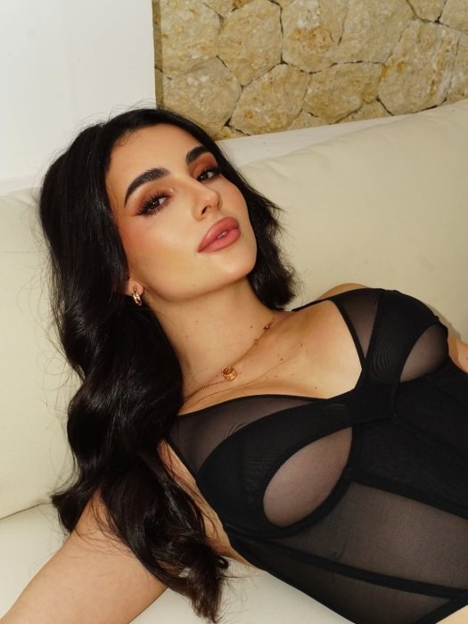 Анна Тринчер, фото