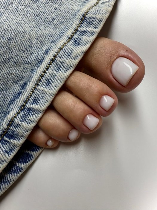 Модный педикюр 2026 — фото