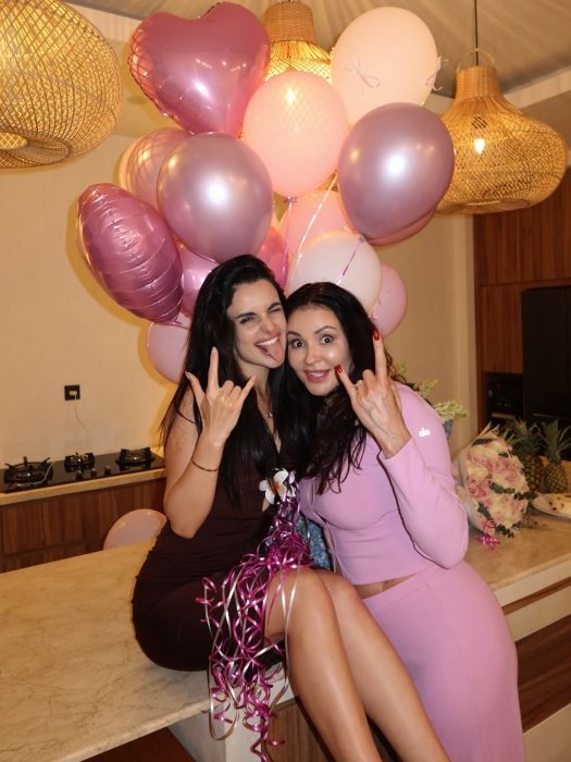 Трінчер показала маму Жанну на день народження