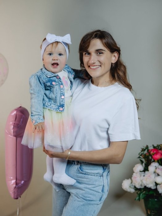 Даша Євтух і її донька, фото