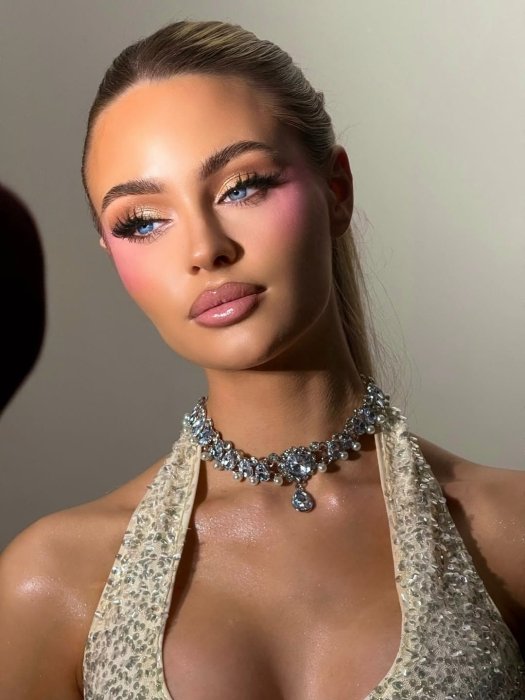 Розовый макияж на день святого Валентина, фото