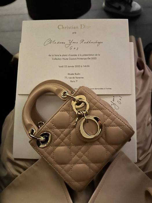 Путинистку Яну Рудковскую пригласили на показ Dior. Травести-дива Монро отреагировала: "Цинизм высочайшего уровня" - фото №2