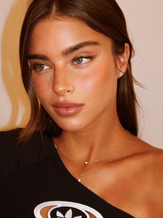 «Поджаренный» мейкап - бьюти-тренд 2025 года